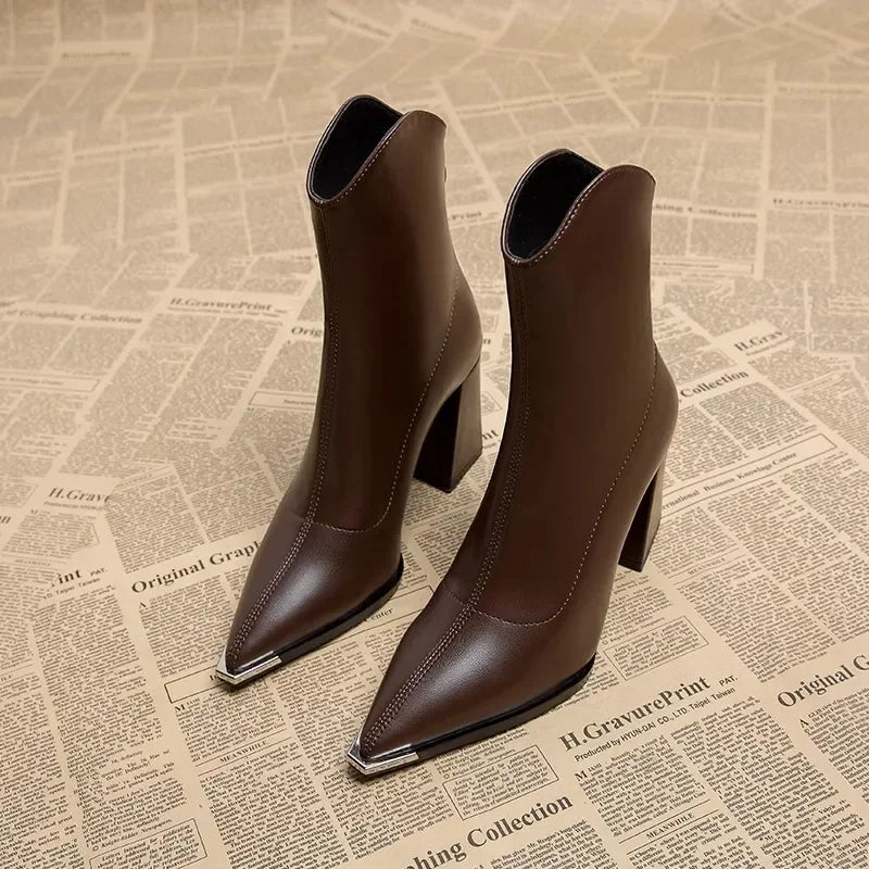 Bota Feminina de Inverno em Couro Legítimo - Eira