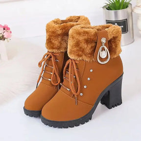 Bota Feminina de Inverno com Pelúcia e Salto Grosso - Louisse